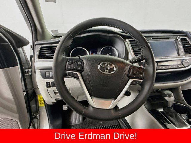 Used 2018 Toyota Highlander XLE FWD image 11