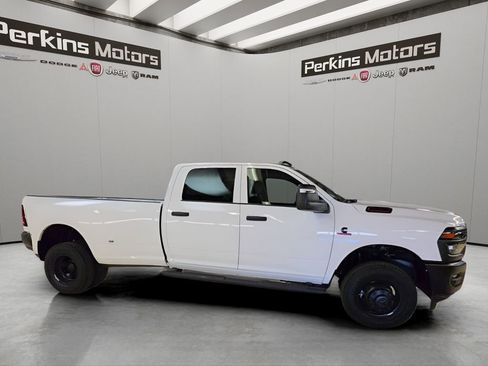 New 2026 RAM 3500 Tradesman AWD/4WD image 7