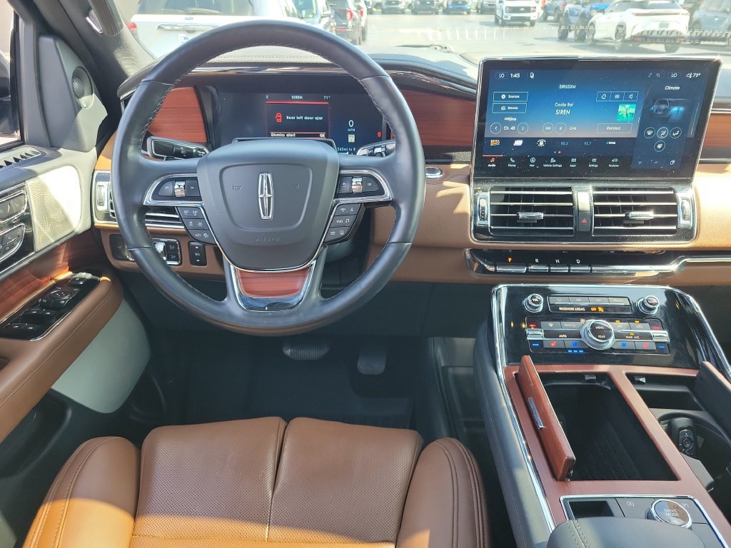 Used 2022 Lincoln Navigator L Reserve AWD/4WD image 12