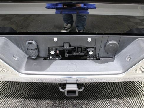 Used 2024 GMC Sierra 1500 SLT w/ X31 Off-Road Package image 33