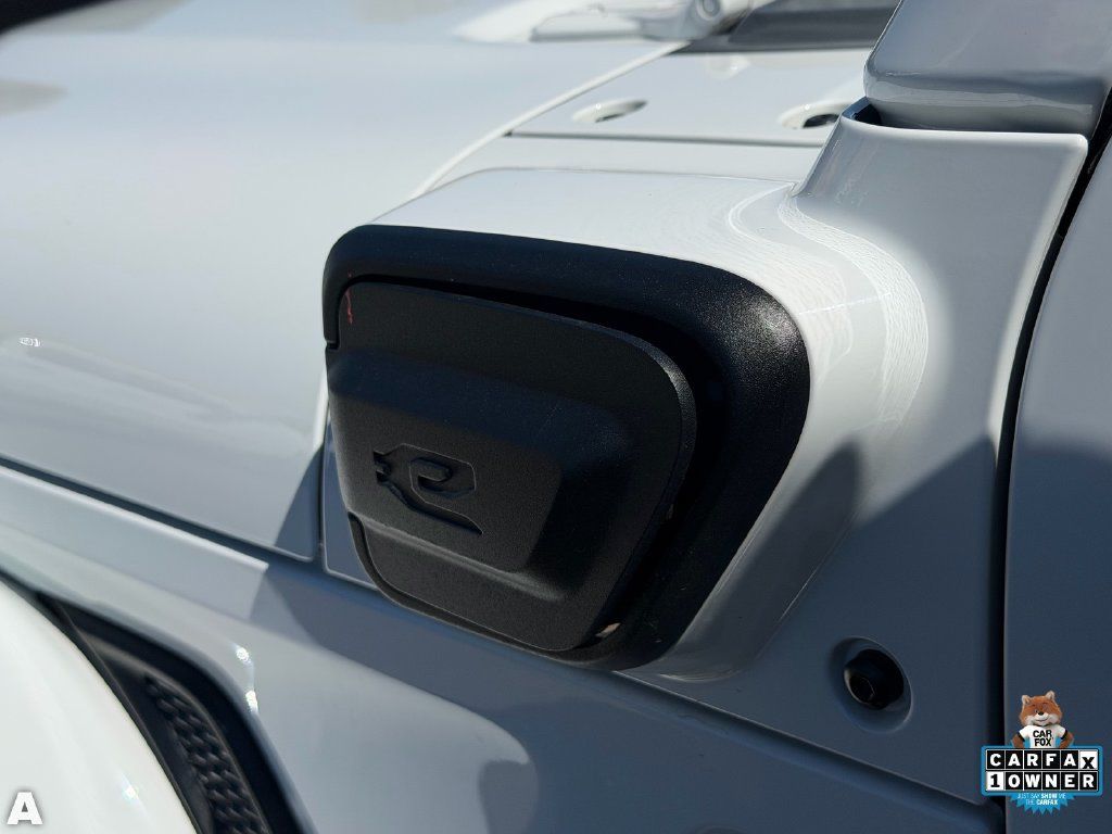 Used 2023 Jeep Wrangler Unlimited Sahara AWD/4WD image 10