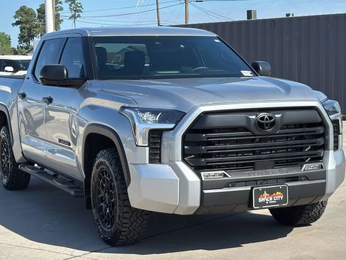 Used 2025 Toyota Tundra SR5 w/ SR5 Convenience Package image 7