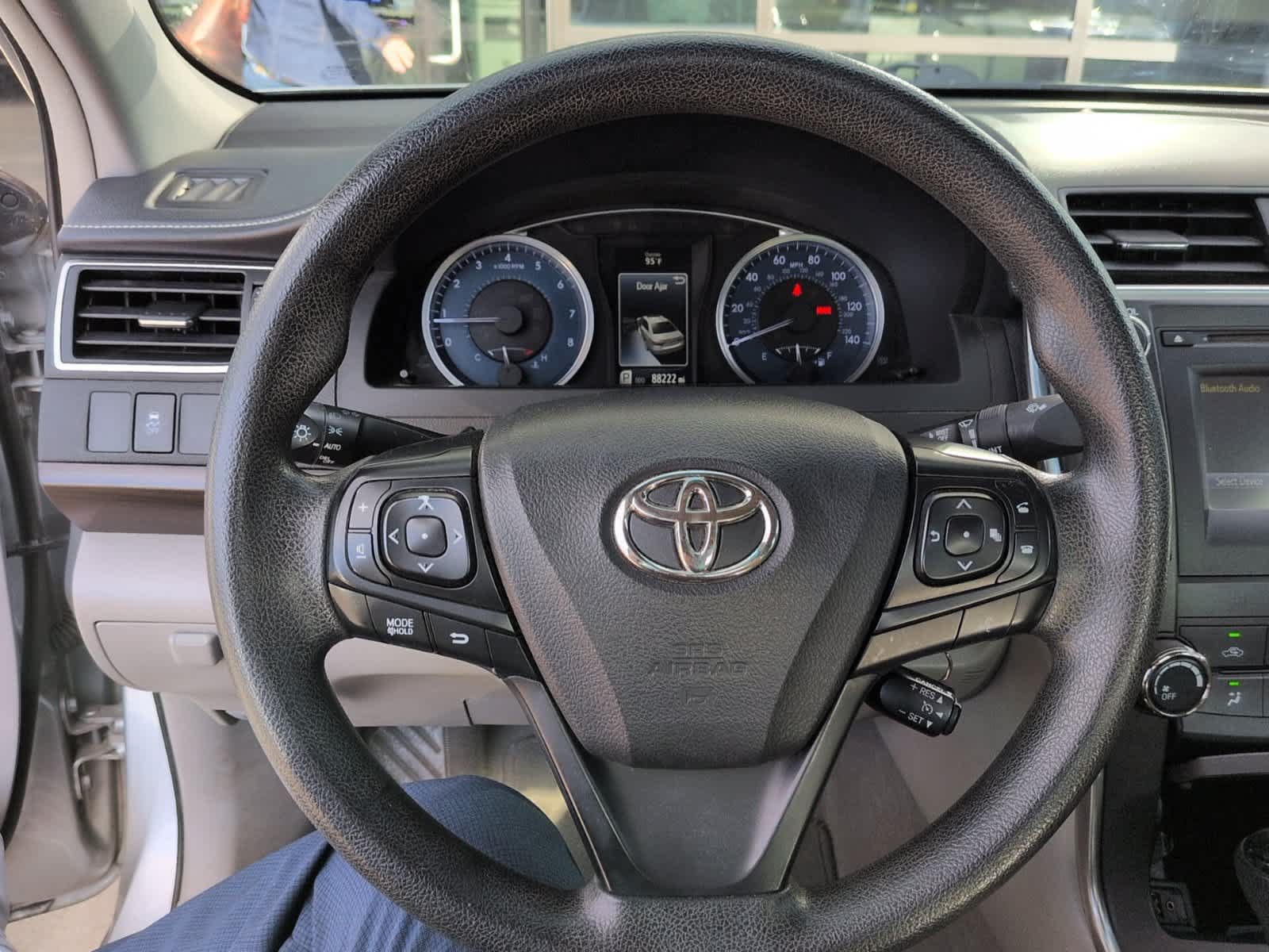 Used 2016 Toyota Camry LE FWD image 15