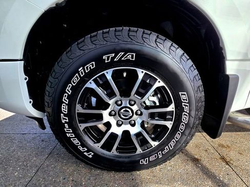 Used 2021 Nissan Titan SV w/ SV Convenience Package image 31
