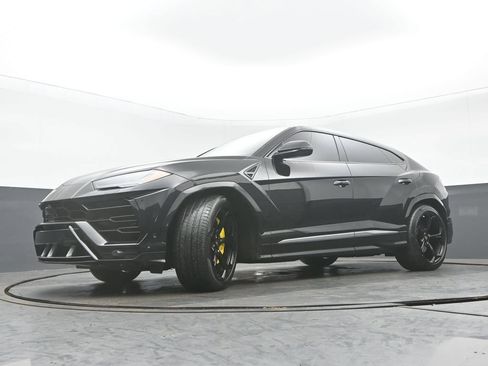 Used 2021 Lamborghini Urus AWD/4WD image 32