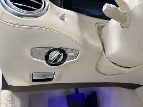 Used 2020 Mercedes-Benz S 560 Cabriolet image 18