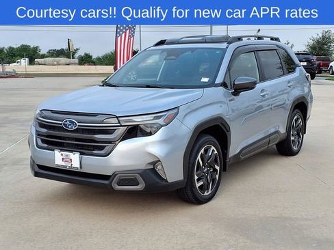 Certified 2025 Subaru Forester Limited w/ Popular Package AWD/4WD image 3