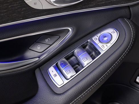 Used 2020 Mercedes-Benz C 300 4MATIC Sedan image 27