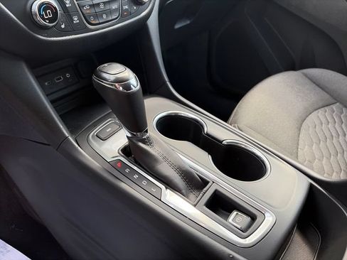 Used 2019 Chevrolet Equinox LT AWD/4WD image 19
