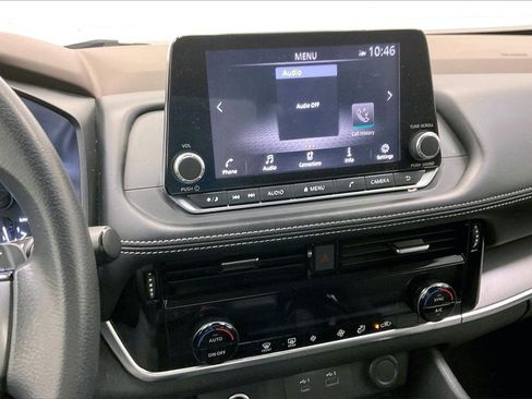 Used 2021 Nissan Rogue SV image 5