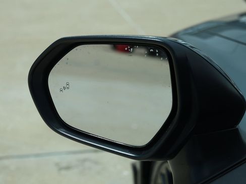 Used 2025 Toyota Camry SE FWD image 10