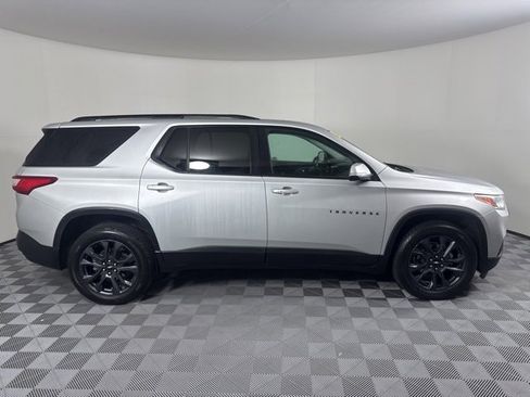 Used 2021 Chevrolet Traverse RS image 2