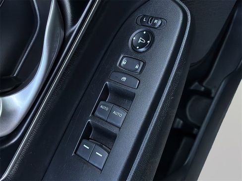 Used 2021 Honda CR-V Touring image 12