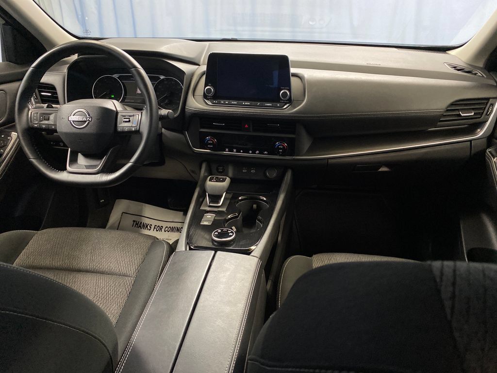 Used 2025 Nissan Rogue SV AWD/4WD image 39