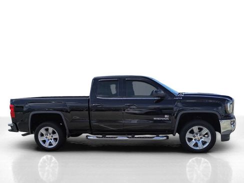Used 2018 GMC Sierra 1500 SLE w/ SLE Value Package AWD/4WD image 4