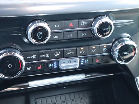 New 2025 Ford F150 Lariat w/ Equipment Group 502A High image 28