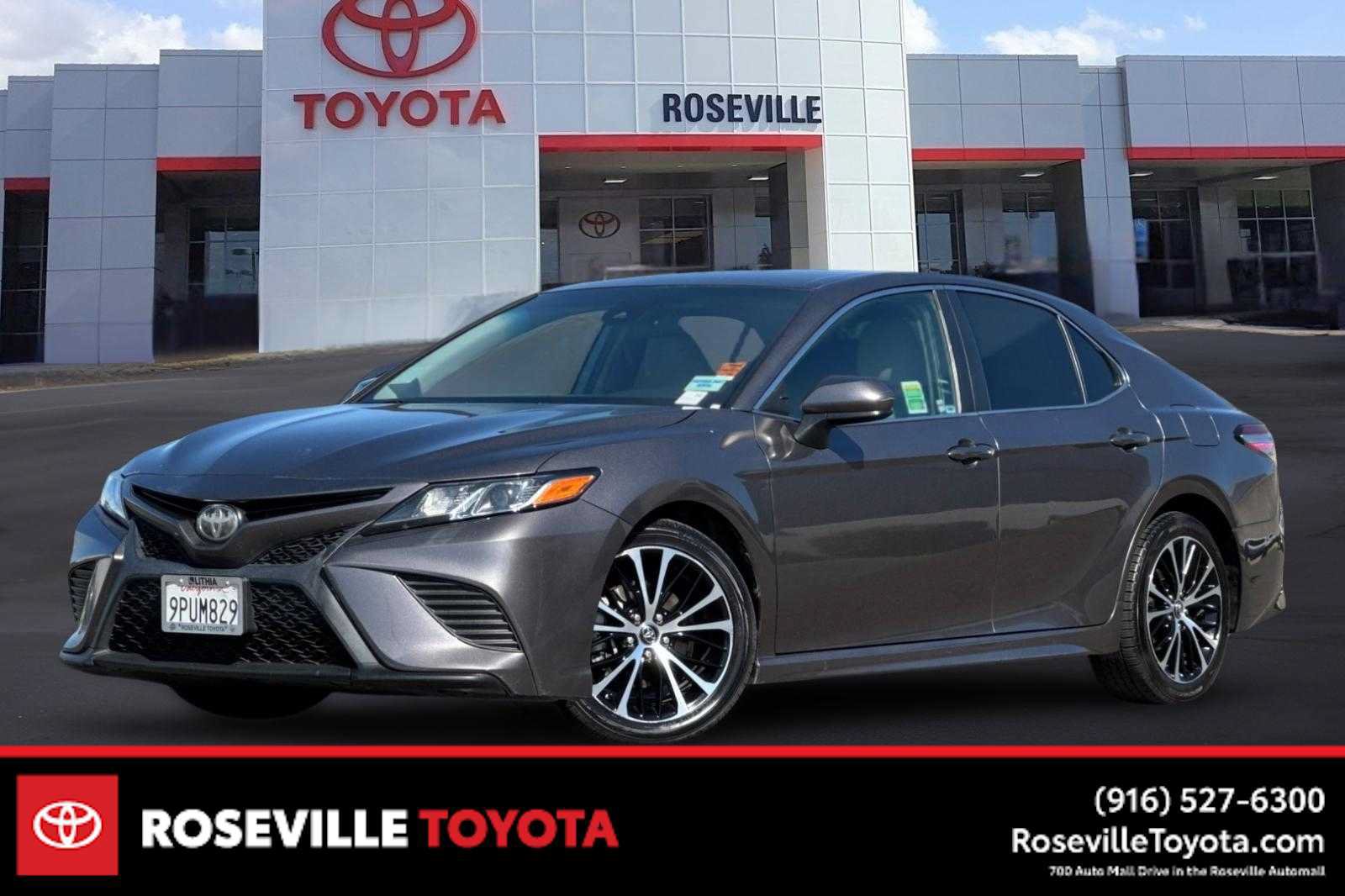 Used 2019 Toyota Camry SE w/ Carpet Mat Package FWD image 1