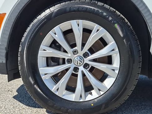 Used 2019 Volkswagen Tiguan SE image 6