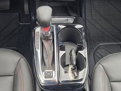 Used 2024 Chevrolet Trax RS w/ Sunroof Package image 21