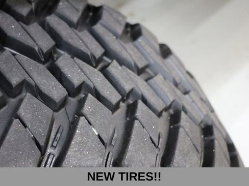 Used 2018 Chevrolet Silverado 1500 LT w/ Texas Edition image 8