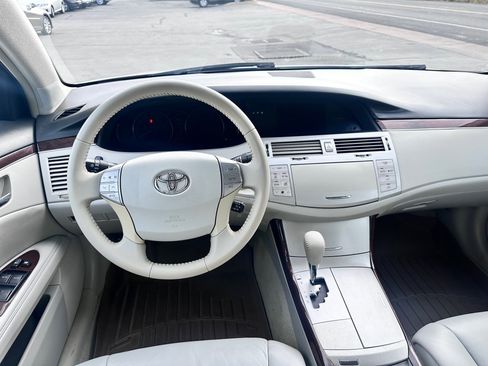 Used 2009 Toyota Avalon XLS image 7