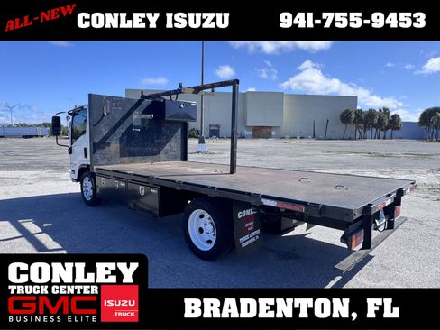 Used 2019 Isuzu NPR image 6