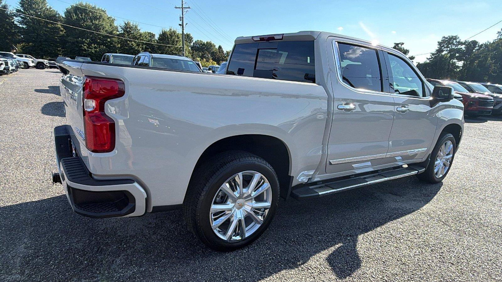 New 2026 Chevrolet Silverado 1500 High Country w/ High Country Premium Package AWD/4WD image 9