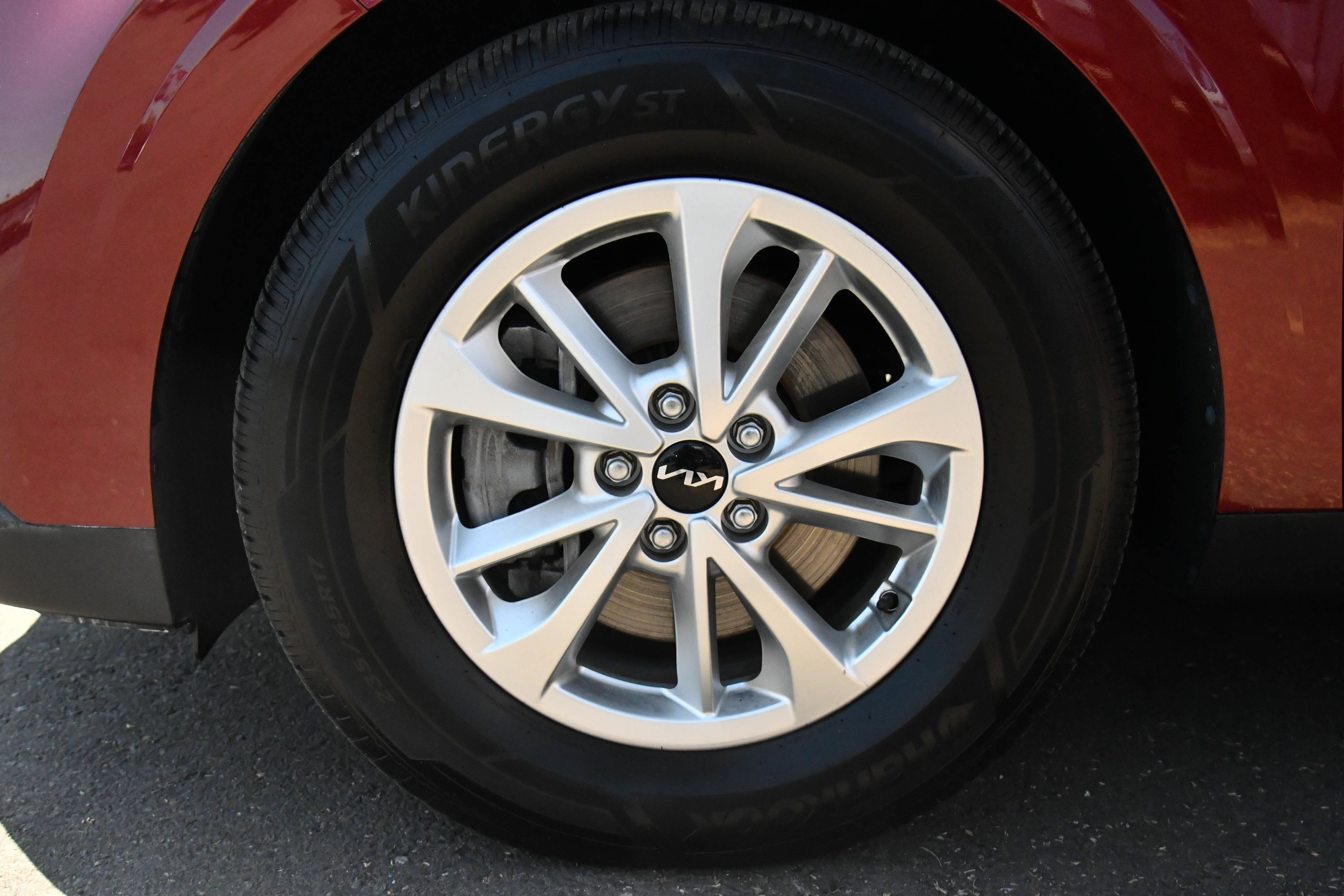 Used 2022 Kia Carnival LX FWD image 12