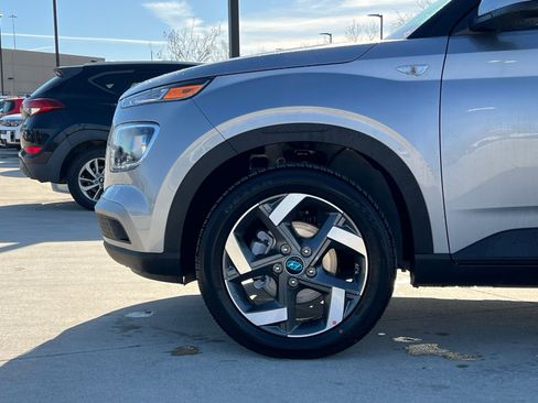 New 2026 Hyundai Venue SEL image 8