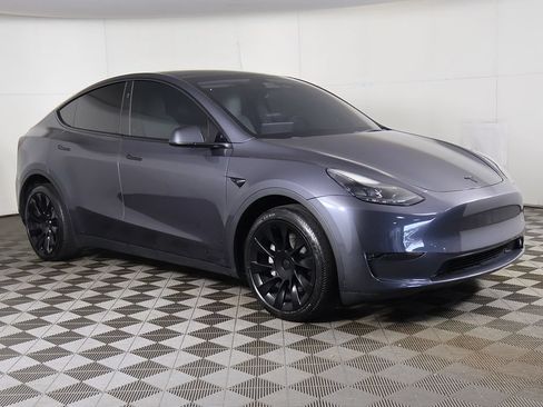 Used 2023 Tesla Model Y Long Range AWD/4WD image 47