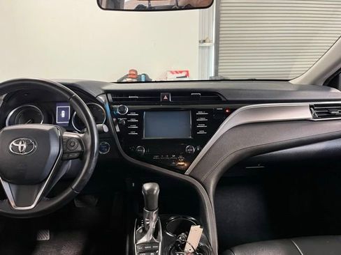 Used 2018 Toyota Camry SE FWD image 20