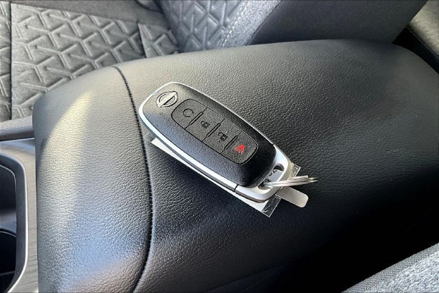 Used 2026 Nissan Kicks SV FWD image 31