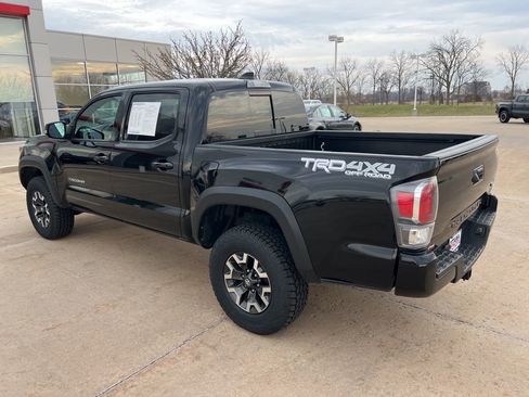 Used 2023 Toyota Tacoma TRD Off-Road w/ Technology Package AWD/4WD image 34