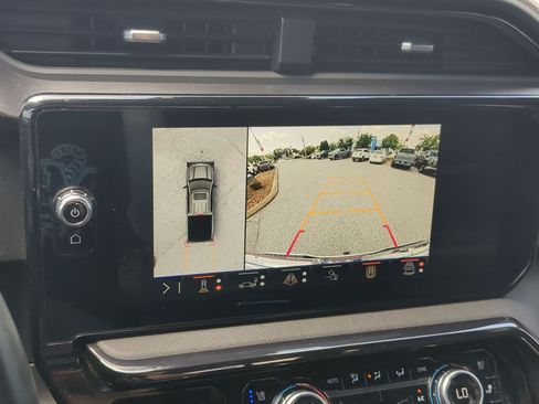 Used 2024 GMC Sierra 1500 AT4 w/ Technology Package AWD/4WD image 17