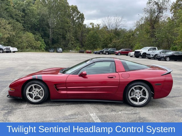 Used 2004 Chevrolet Corvette Coupe w/ Preferred Equipment Group RWD image 6