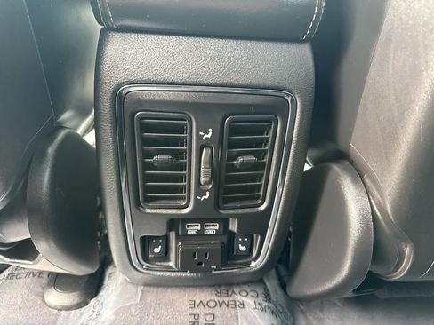 Used 2016 Jeep Grand Cherokee Limited w/ Trailer Tow Group IV AWD/4WD image 15