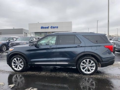 Used 2023 Ford Explorer Platinum w/ Technology Package image 8