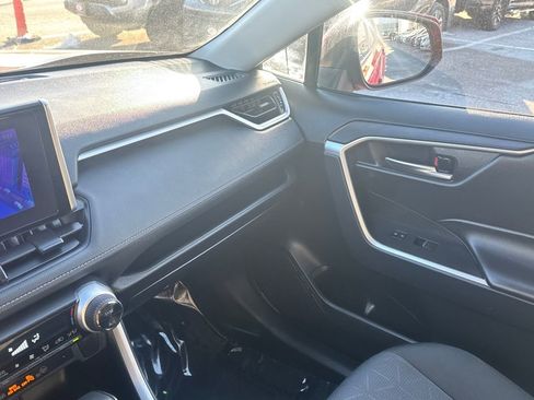 Used 2024 Toyota RAV4 XLE image 28