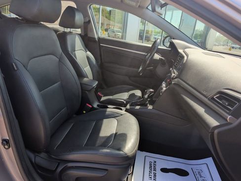 Used 2020 Hyundai Elantra Limited w/ Cargo Package (C1) FWD image 21