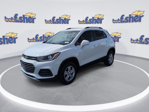 Certified 2019 Chevrolet Trax LT w/ LT Convenience Package AWD/4WD image 4