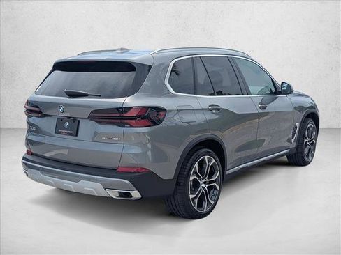 New 2026 BMW X5 sDrive40i w/ Premium Package RWD image 2