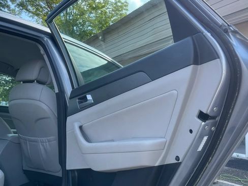 Used 2016 Hyundai Sonata SE FWD image 15
