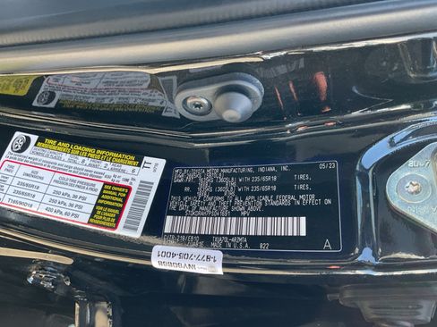 Used 2023 Toyota Highlander XLE FWD image 28