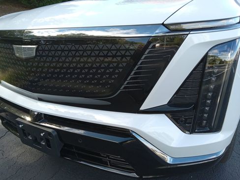 New 2026 Cadillac Vistiq Sport image 7