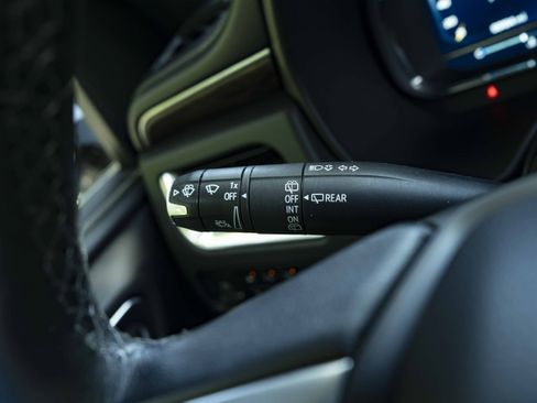 Used 2023 Chevrolet Tahoe Premier AWD/4WD image 31