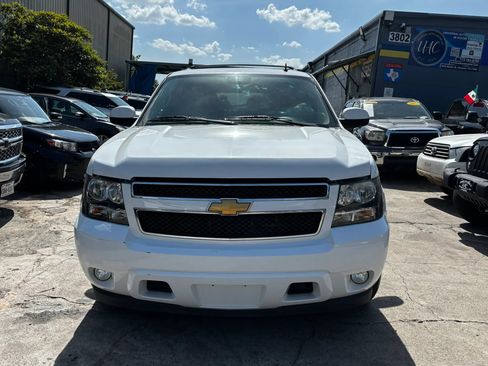 Used 2014 Chevrolet Tahoe LT RWD image 2