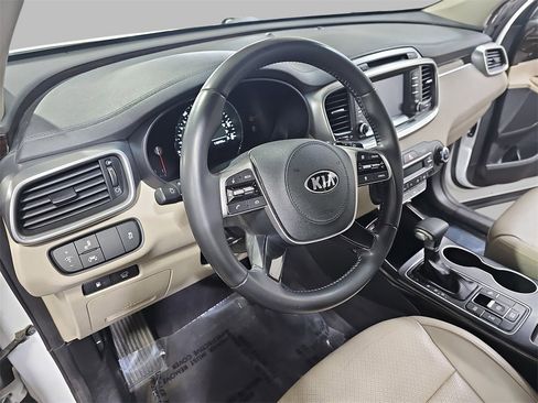 Used 2019 Kia Sorento EX image 22