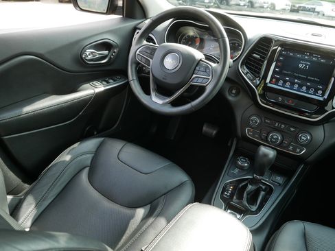 Used 2019 Jeep Cherokee Limited AWD/4WD image 9