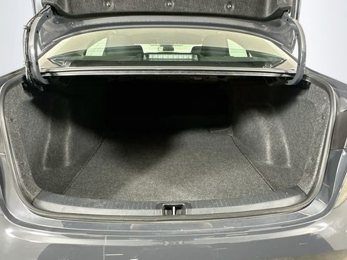 Used 2025 Toyota Corolla LE FWD image 27