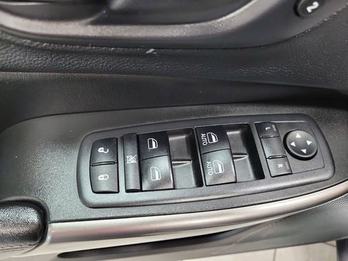 Used 2019 Jeep Cherokee Limited image 33